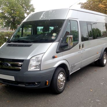 Minibus for Airport Transfers, Event and Corporate Travel